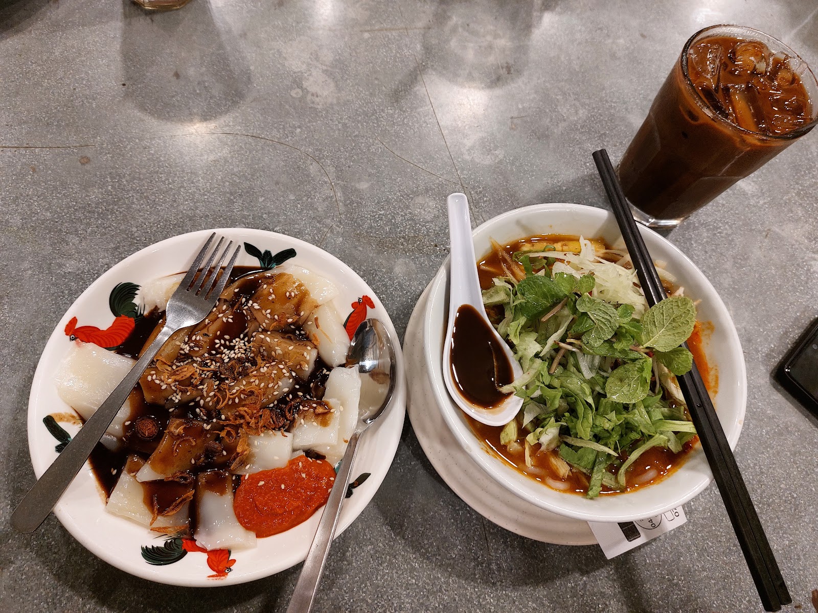 阿里、慕涂和阿学咖啡店 10